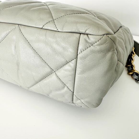 Chanel 19 Goatskin Quilted Medium Flap Purse Grey Tri-Color Chain Full Set & Box - Picture 8 of 15